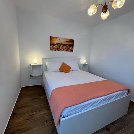 Nella Apartmán