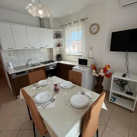 Nella Apartmán *