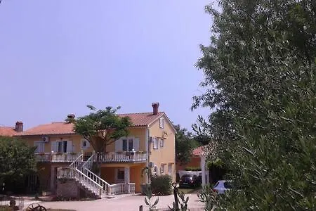 Nella Lägenhet