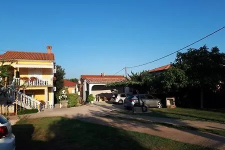 Nella