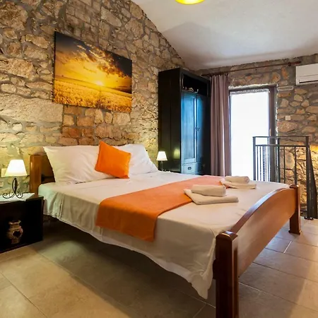 Nella Apartment