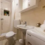 Nella *